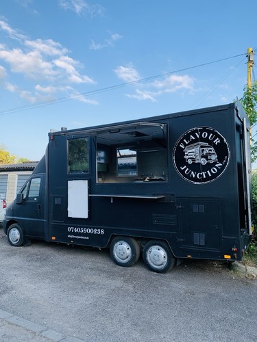 Peugeot boxer food truck - food,